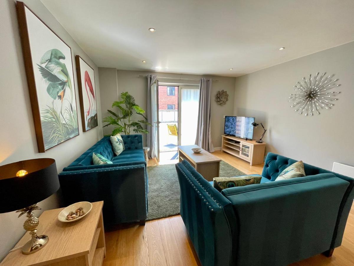 Stunning 2-Bed Town Centre Apartment - Hosted By Hutch Lifestyle Royal Royal Leamington Spa Exterior foto