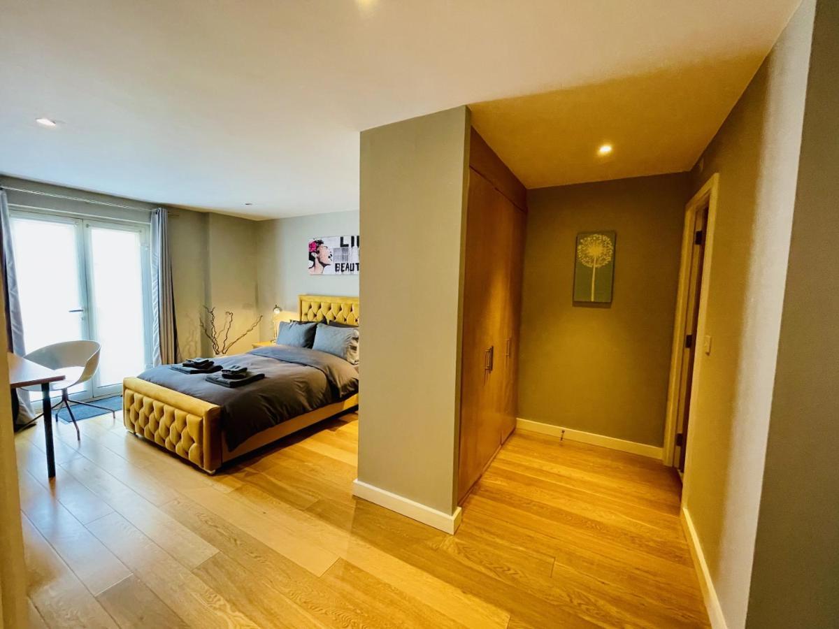 Stunning 2-Bed Town Centre Apartment - Hosted By Hutch Lifestyle Royal Royal Leamington Spa Exterior foto