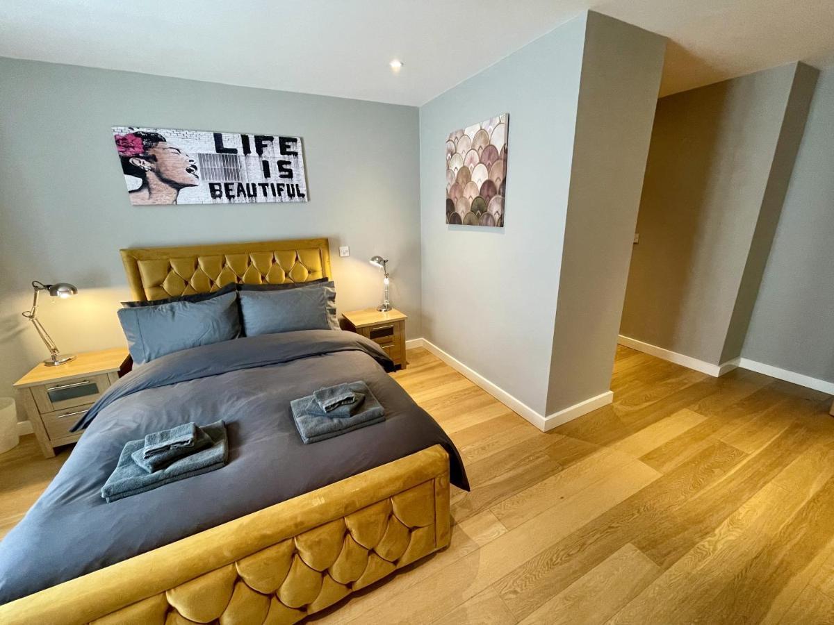 Stunning 2-Bed Town Centre Apartment - Hosted By Hutch Lifestyle Royal Royal Leamington Spa Exterior foto