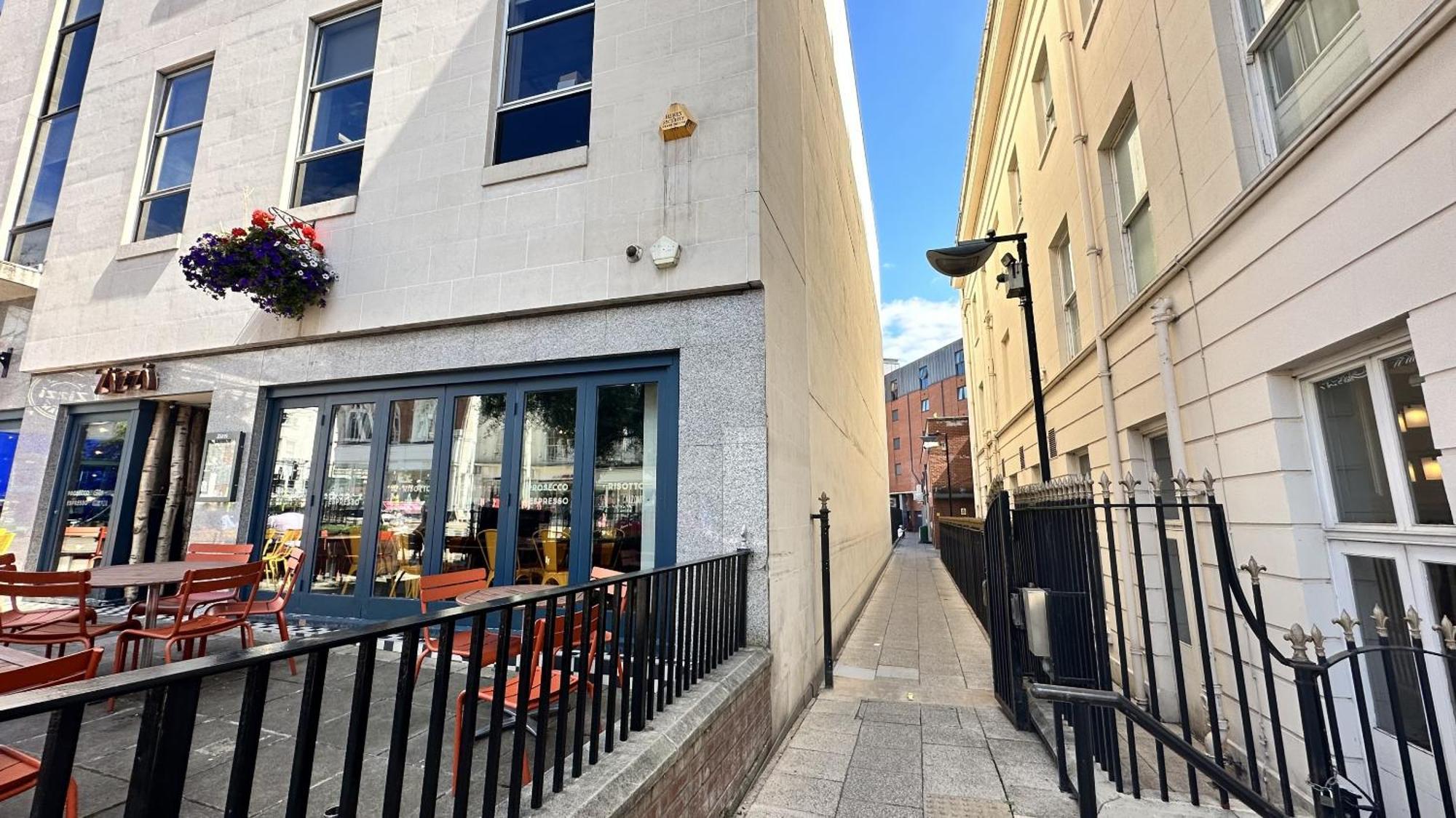 Stunning 2-Bed Town Centre Apartment - Hosted By Hutch Lifestyle Royal Royal Leamington Spa Exterior foto