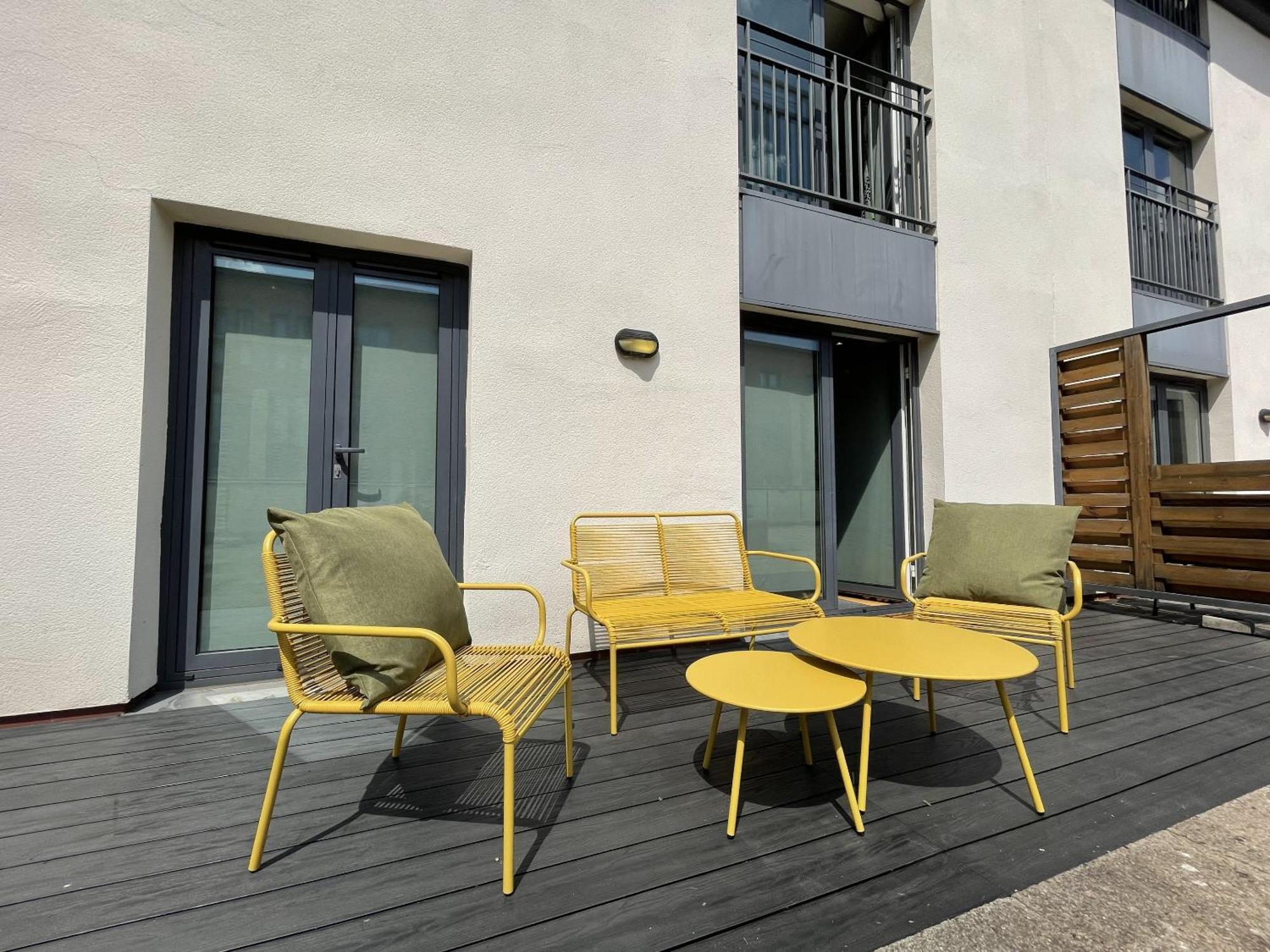 Stunning 2-Bed Town Centre Apartment - Hosted By Hutch Lifestyle Royal Royal Leamington Spa Exterior foto