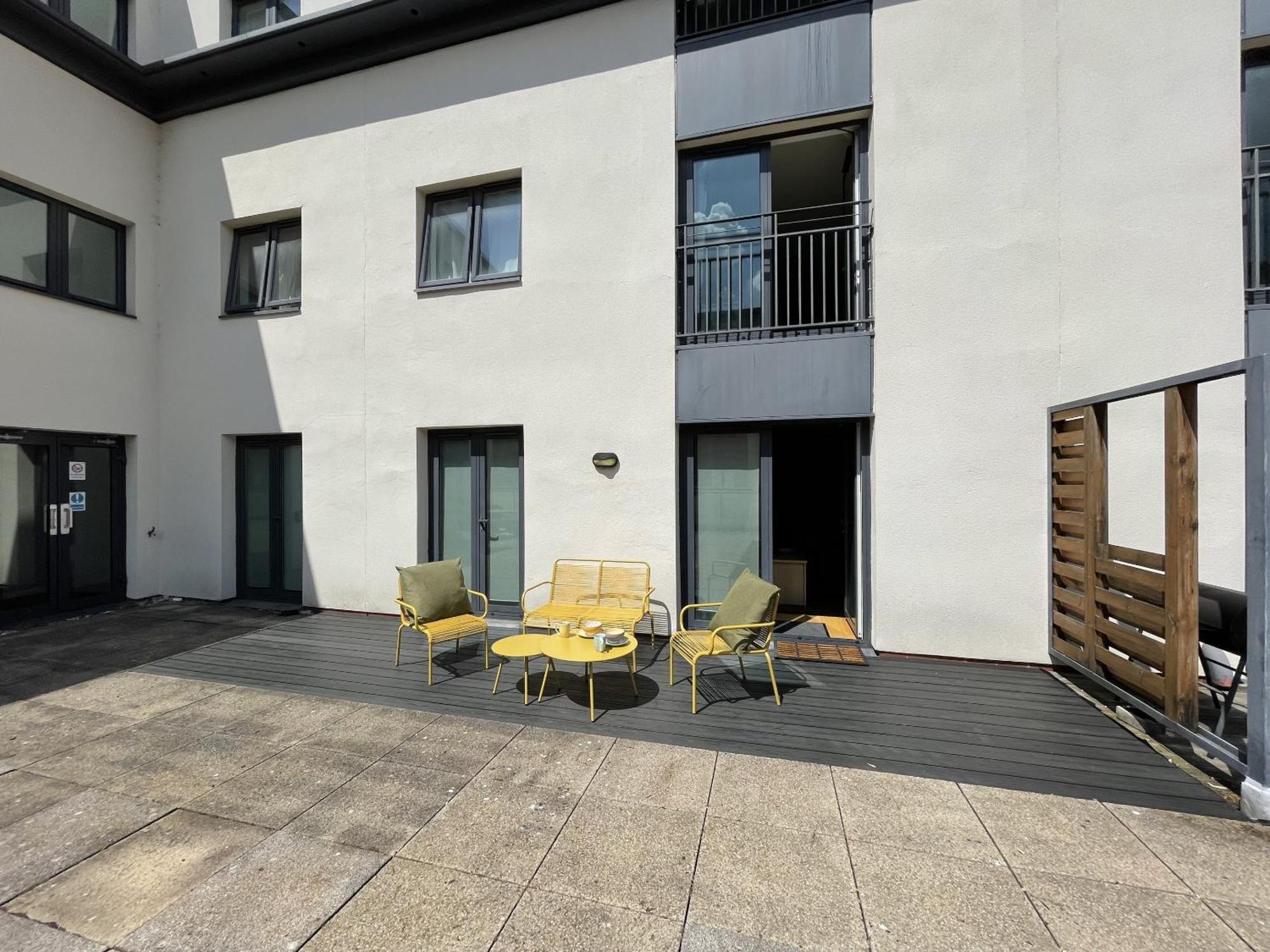 Stunning 2-Bed Town Centre Apartment - Hosted By Hutch Lifestyle Royal Royal Leamington Spa Exterior foto