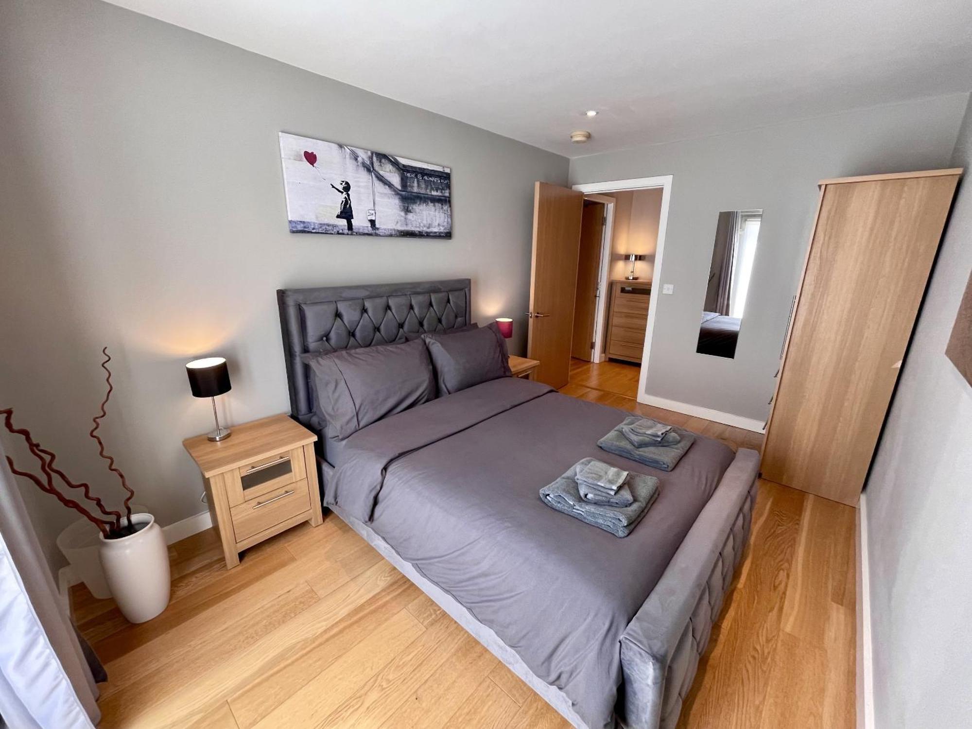 Stunning 2-Bed Town Centre Apartment - Hosted By Hutch Lifestyle Royal Royal Leamington Spa Exterior foto