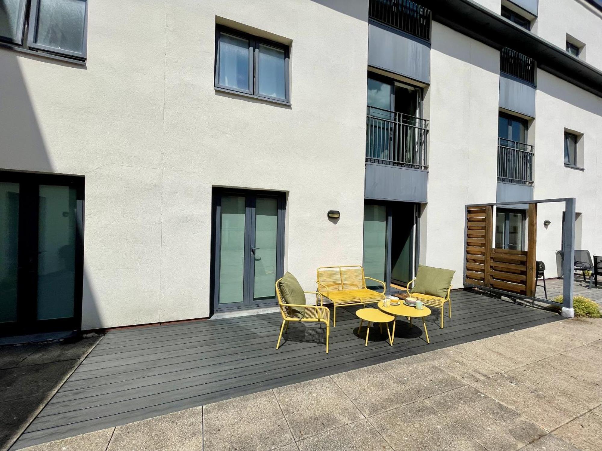Stunning 2-Bed Town Centre Apartment - Hosted By Hutch Lifestyle Royal Royal Leamington Spa Exterior foto