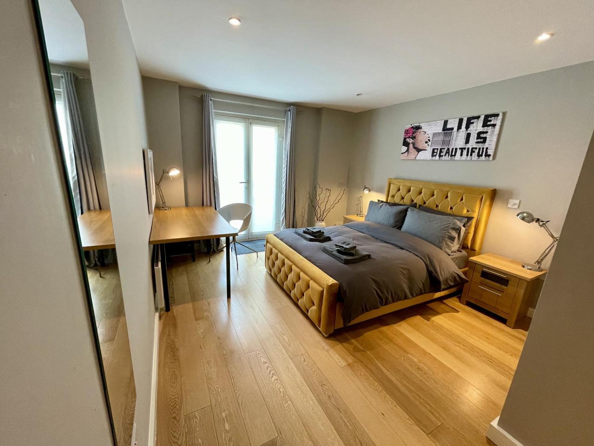 Stunning 2-Bed Town Centre Apartment - Hosted By Hutch Lifestyle Royal Royal Leamington Spa Exterior foto