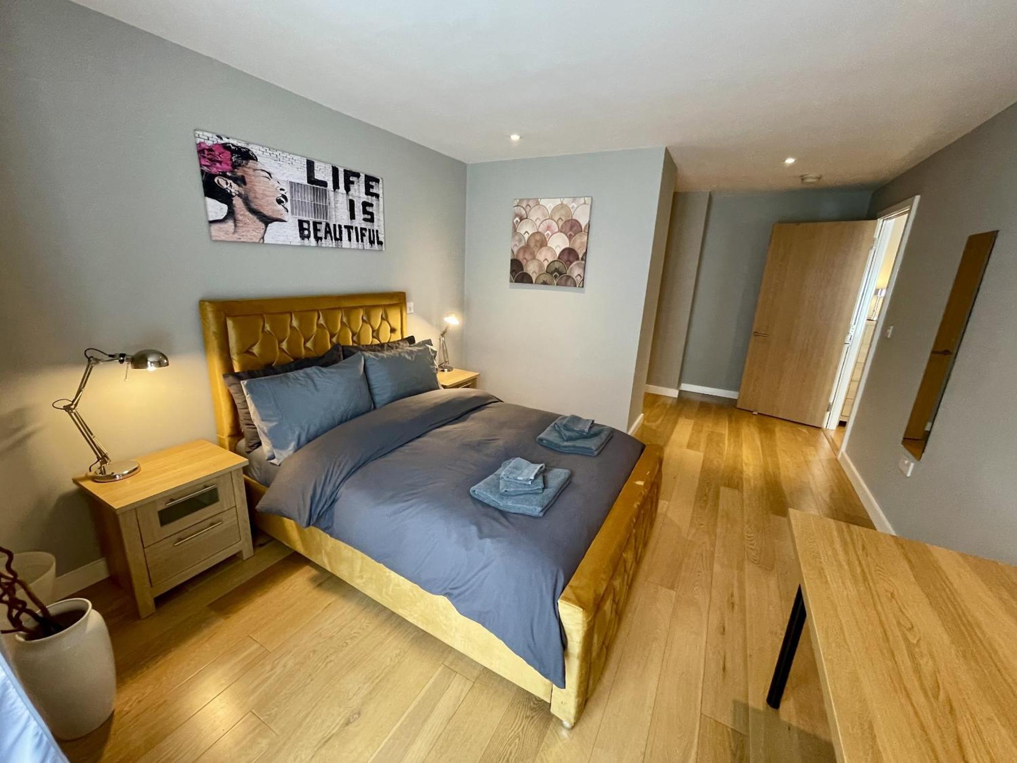 Stunning 2-Bed Town Centre Apartment - Hosted By Hutch Lifestyle Royal Royal Leamington Spa Exterior foto
