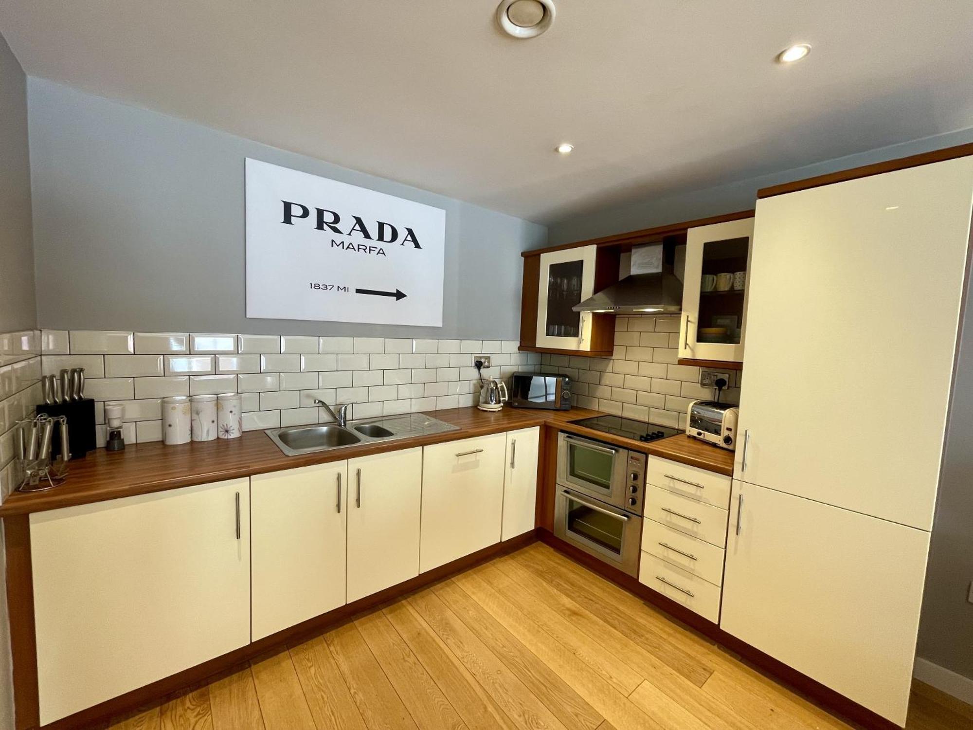 Stunning 2-Bed Town Centre Apartment - Hosted By Hutch Lifestyle Royal Royal Leamington Spa Exterior foto